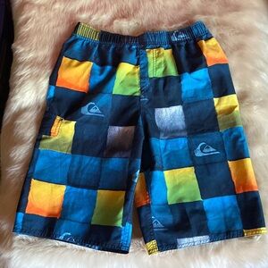 Quicksilver boys sz large 16/18 swim trunks with embroidered logo